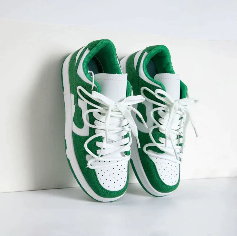 CLEEN - Heart Sneakers