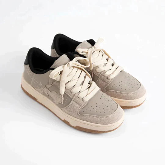 CLEEN - Heart Sneakers